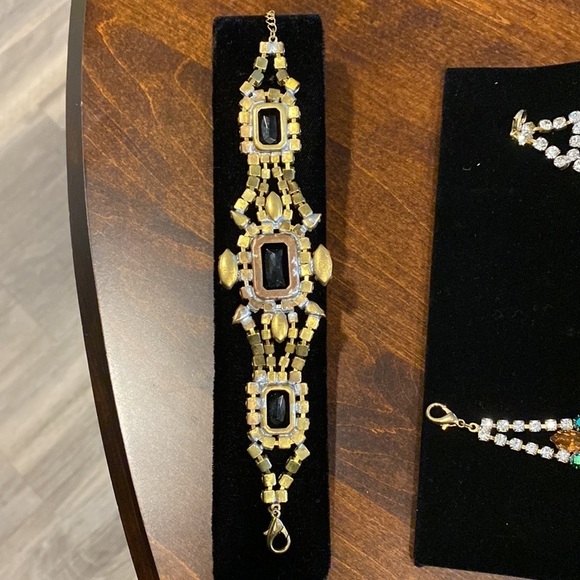 BEAUTIFULLY Brilliant Czechoslovakian Crystal and gemstone Bracelet. Sold each. - Picture 7 of 11